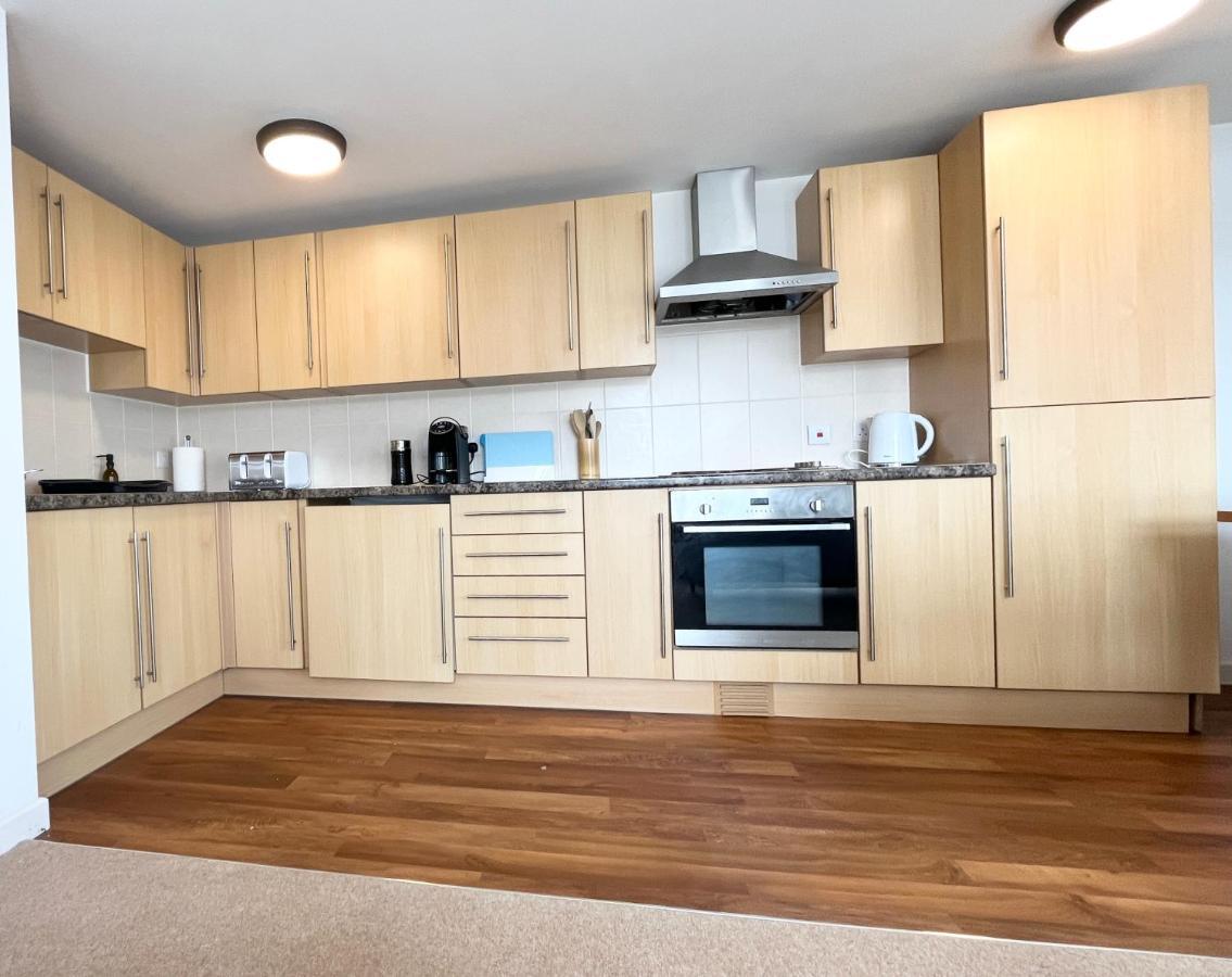 Apres Beach Apartment Sleeps 4 Penzance Exterior photo