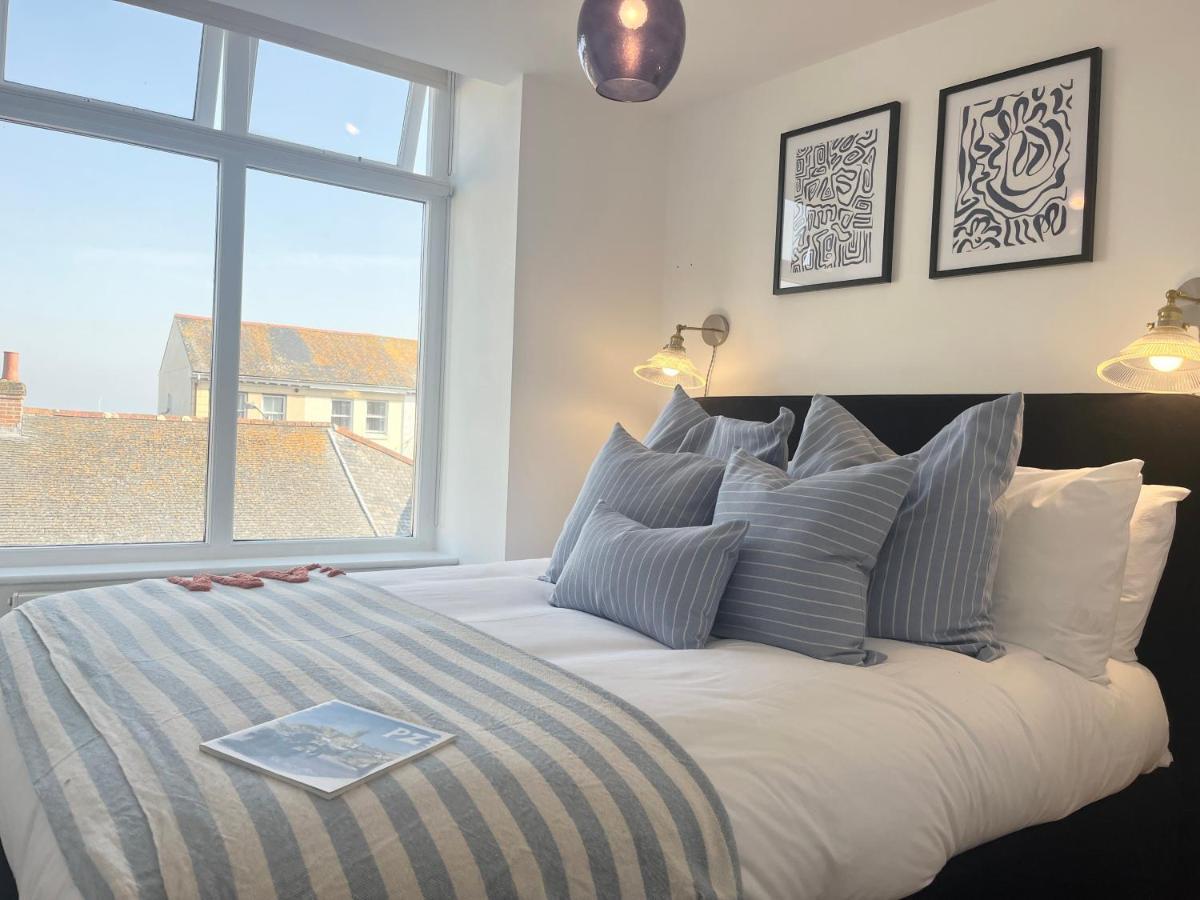Apres Beach Apartment Sleeps 4 Penzance Exterior photo