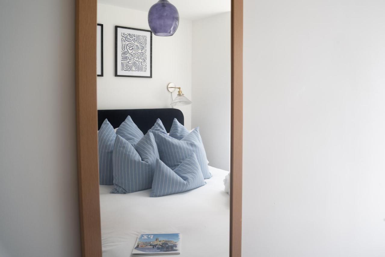 Apres Beach Apartment Sleeps 4 Penzance Exterior photo