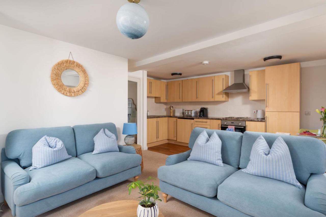 Apres Beach Apartment Sleeps 4 Penzance Exterior photo
