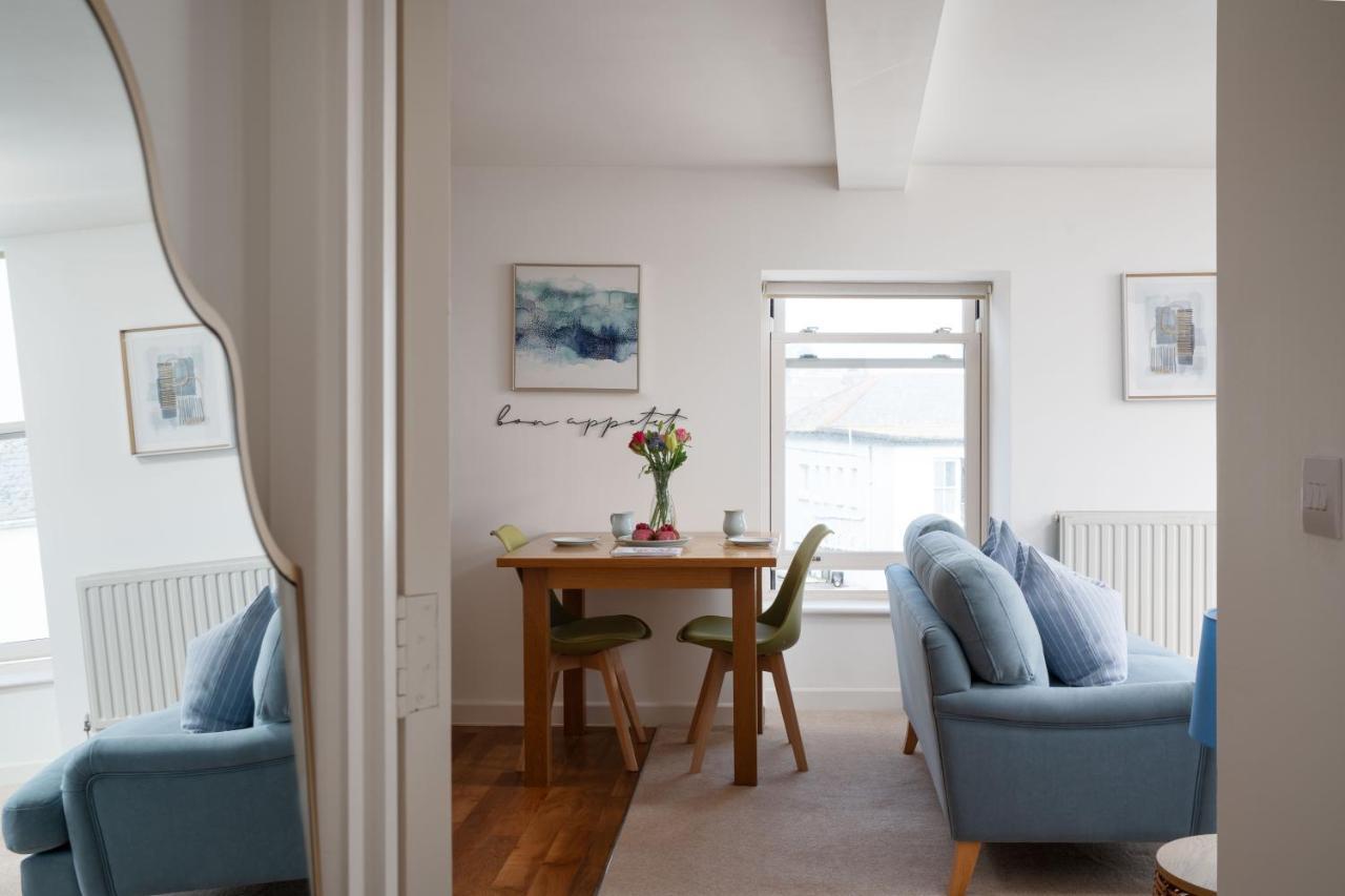 Apres Beach Apartment Sleeps 4 Penzance Exterior photo