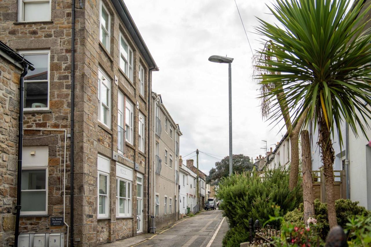 Apres Beach Apartment Sleeps 4 Penzance Exterior photo